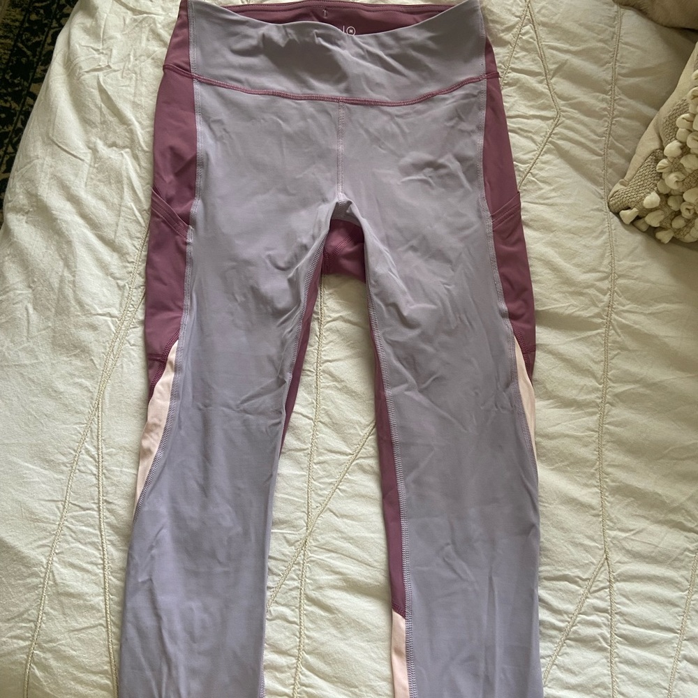 Outdoor Voice 7/8 Zoom Leggings Size M, flawed